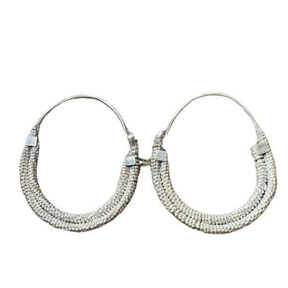 Silver Earrings (Used - Good Condition) 🩶 - Picture 2 of 3